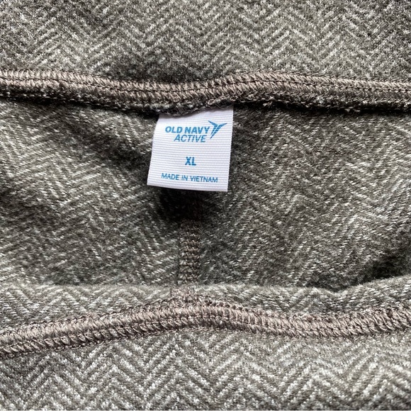 Old Navy Active Leggings - Picture 2 of 9